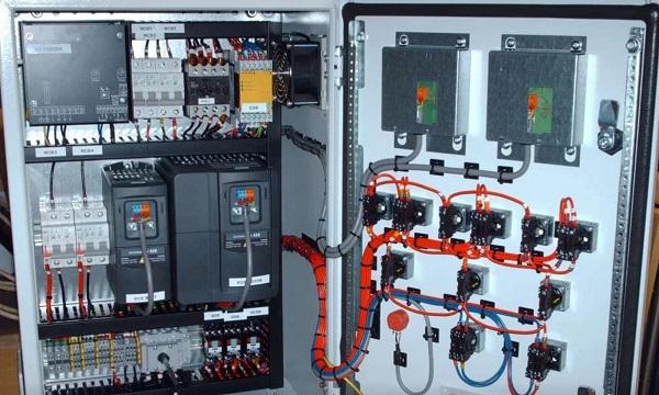 Residential Panel: Pusat Distribusi Listrik Rumah Tangga