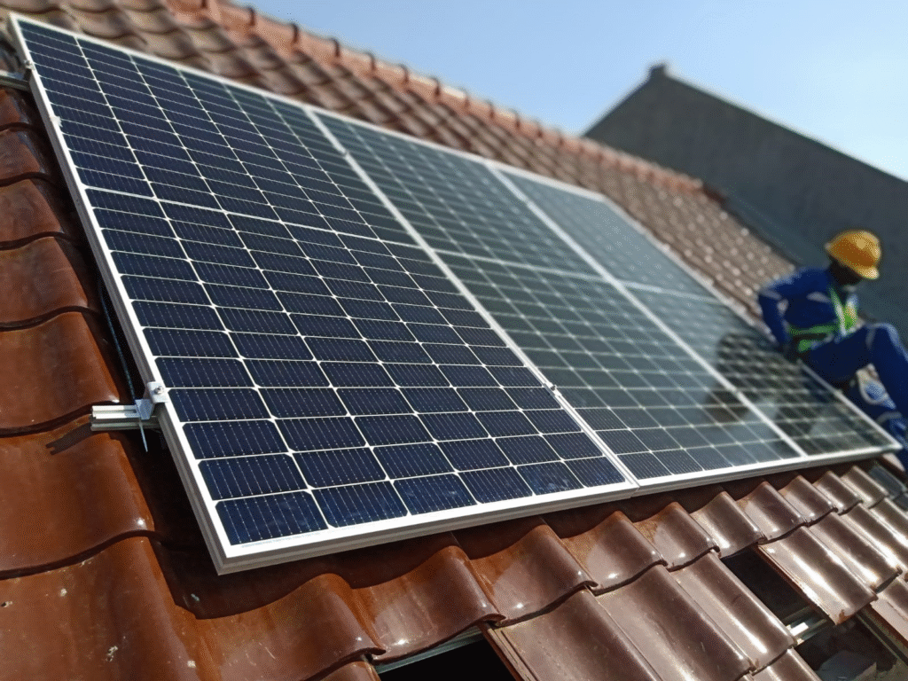 Harga Panel Surya 10 Brand Terlaris November 2025: Panduan Lengkap untuk Gen Z Indonesia