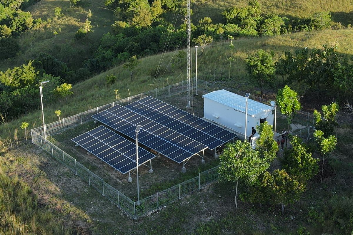 Panel Surya untuk Desa Indonesia: Program dan Potensi Energi Bersih 2025