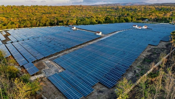 Panel Surya 100 GW: Target Ketahanan Energi Indonesia 2025 yang Bikin Gen Z Melek Energi Hijau