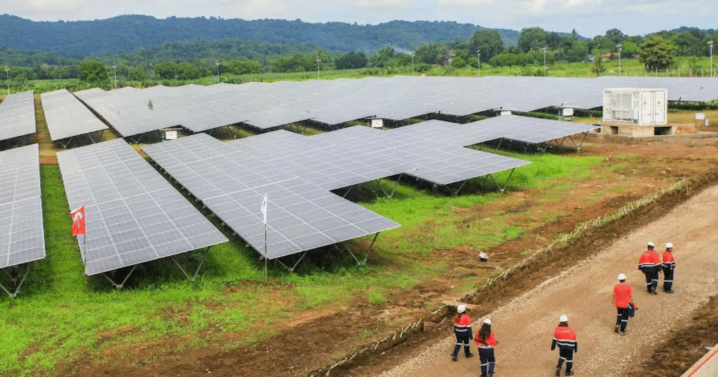 Panel Surya 100 GW: Target Ketahanan Energi Indonesia 2025 yang Bikin Gen Z Melek Energi Hijau