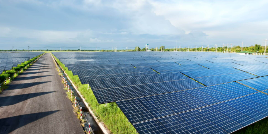 Solar Energy is the New Power: Proyek PLTS 13 Gigawatt Panel Surya Masuk Desa
