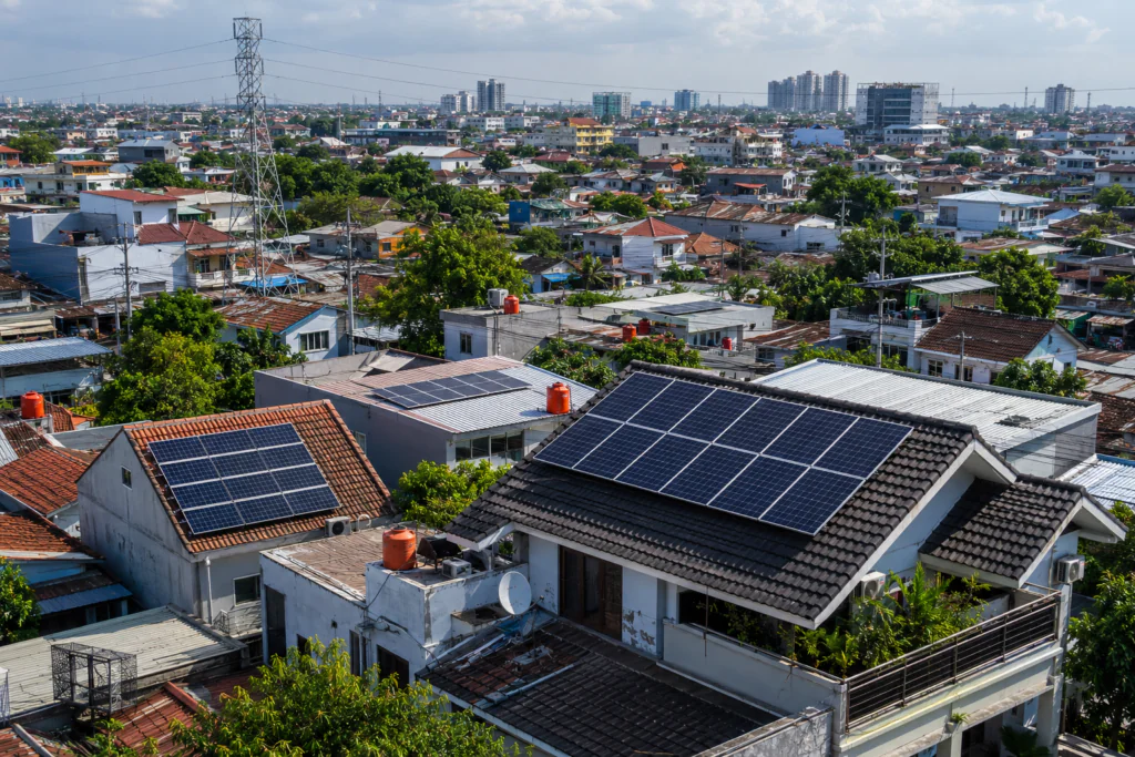 Blackout Sumatra Jadi Bukti Nyata Indonesia Butuh PLTS Atap Lebih Banyak Sekarang